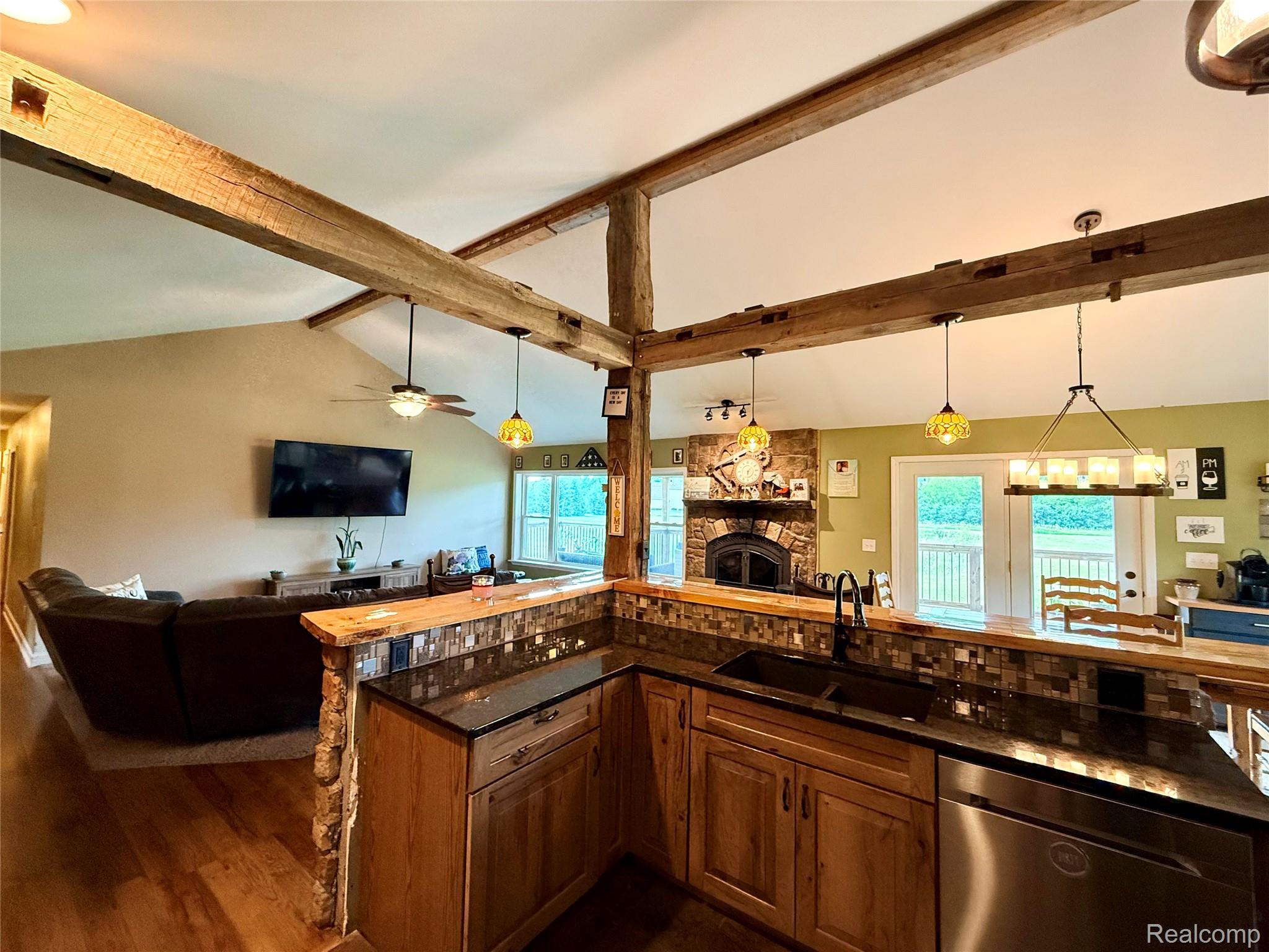 2543 Greenwood Road Property Photo 14