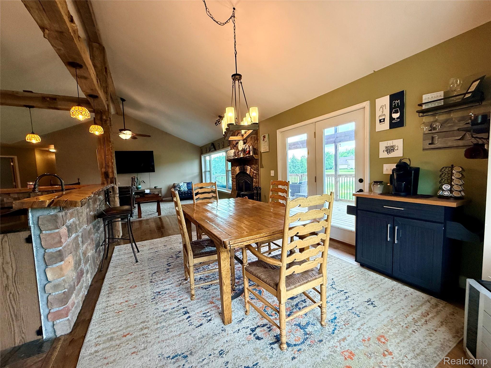 2543 Greenwood Road Property Photo 15