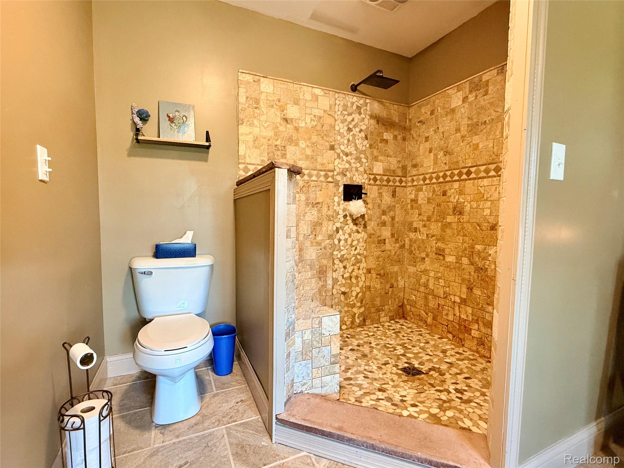 2543 Greenwood Road Property Photo 24