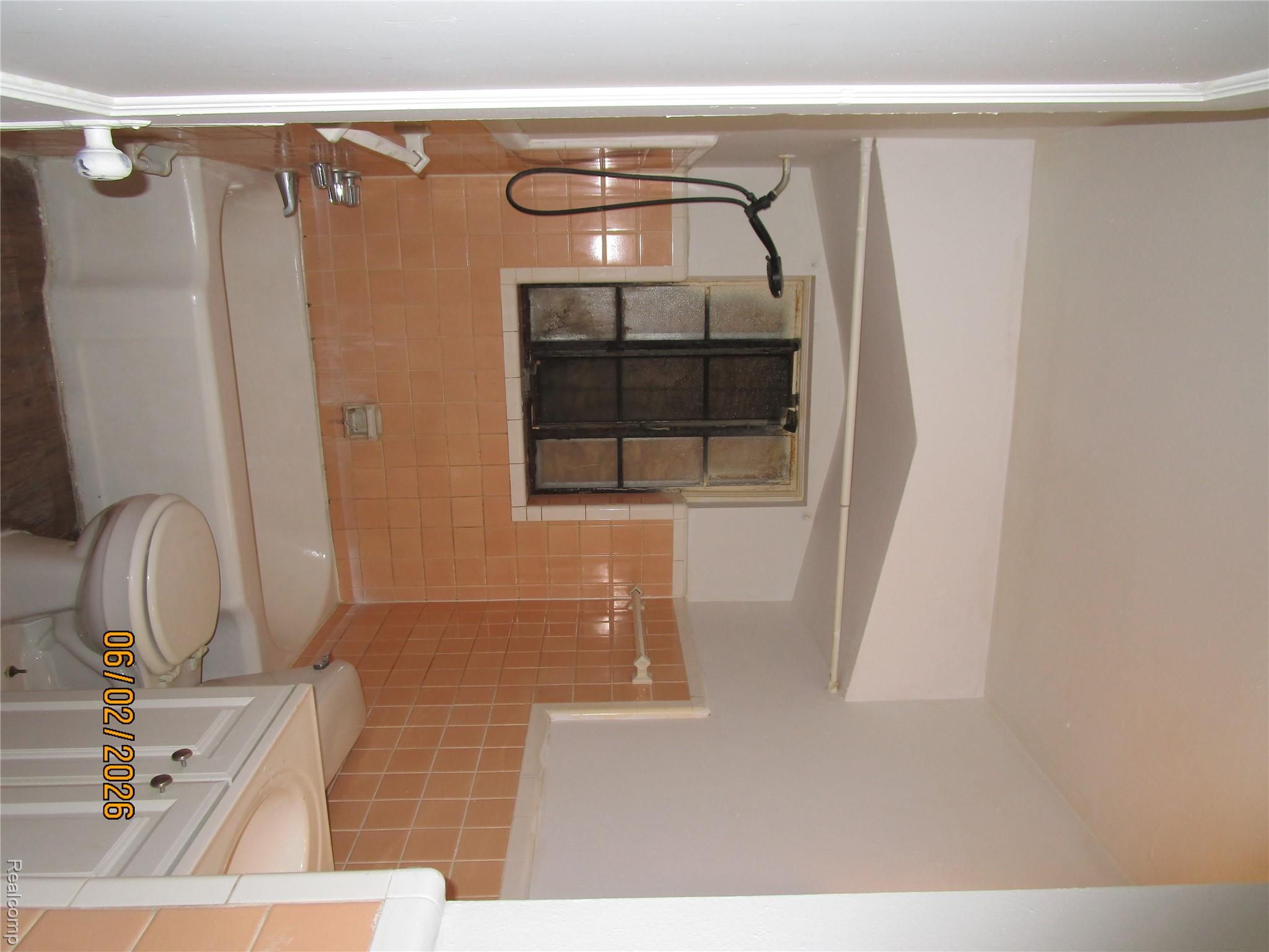 19393 Rowe Street Property Photo 7