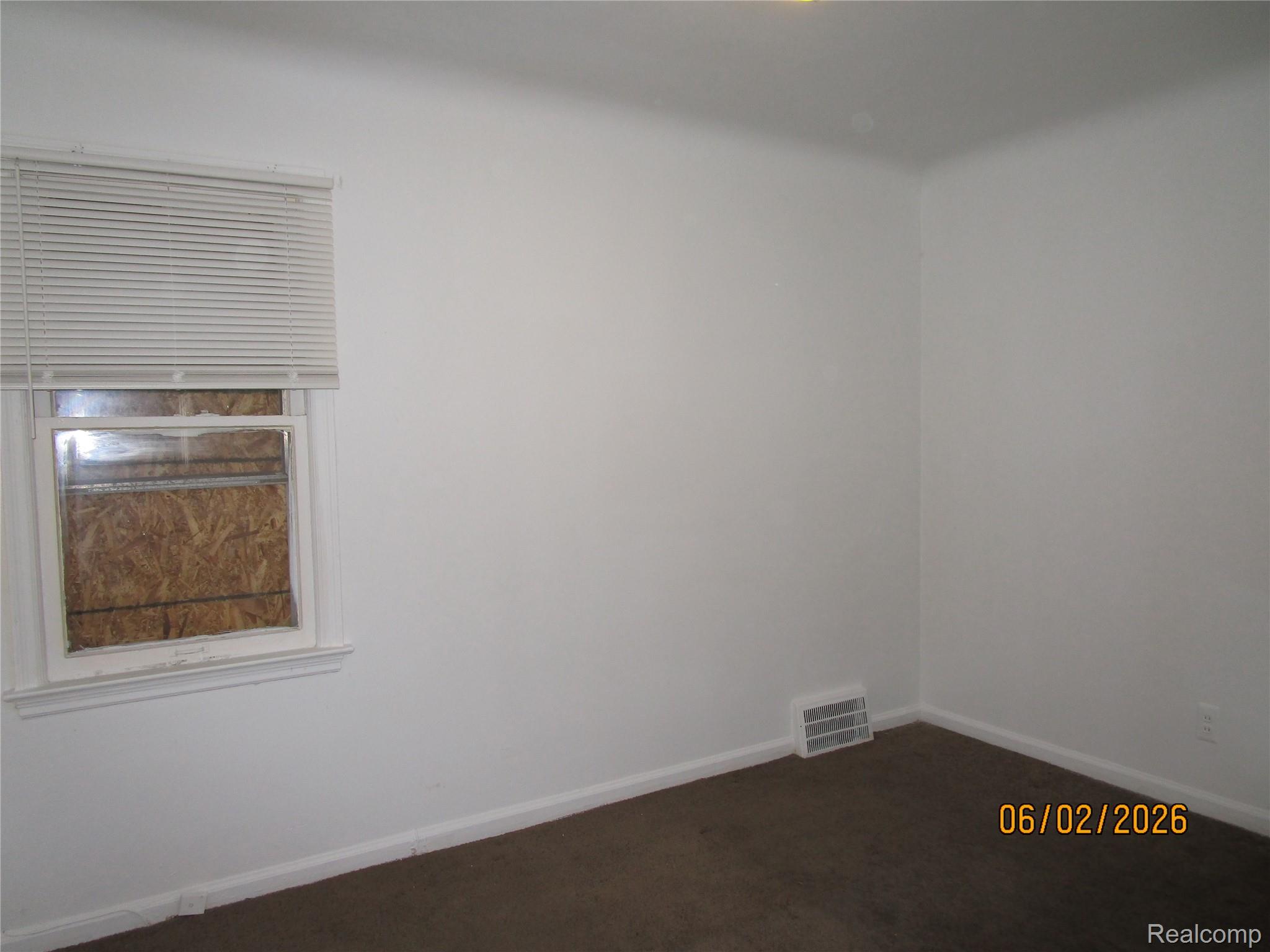 19393 Rowe Street Property Photo 10