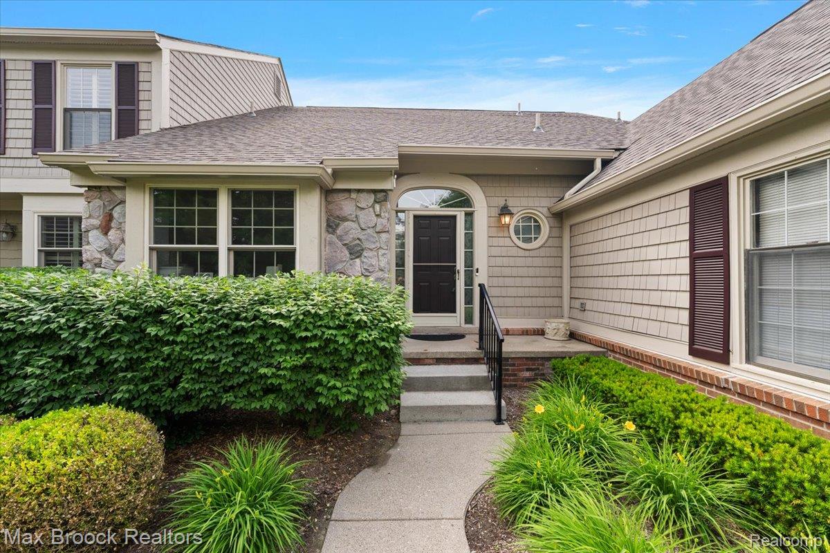 2478 Wildbrook Run Property Photo 3