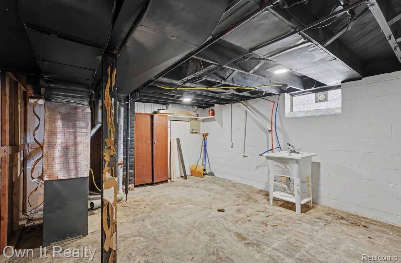 20450 Bramford Street Property Photo 14