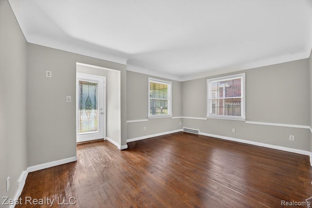 18540 Rosemont Avenue Property Photo 2