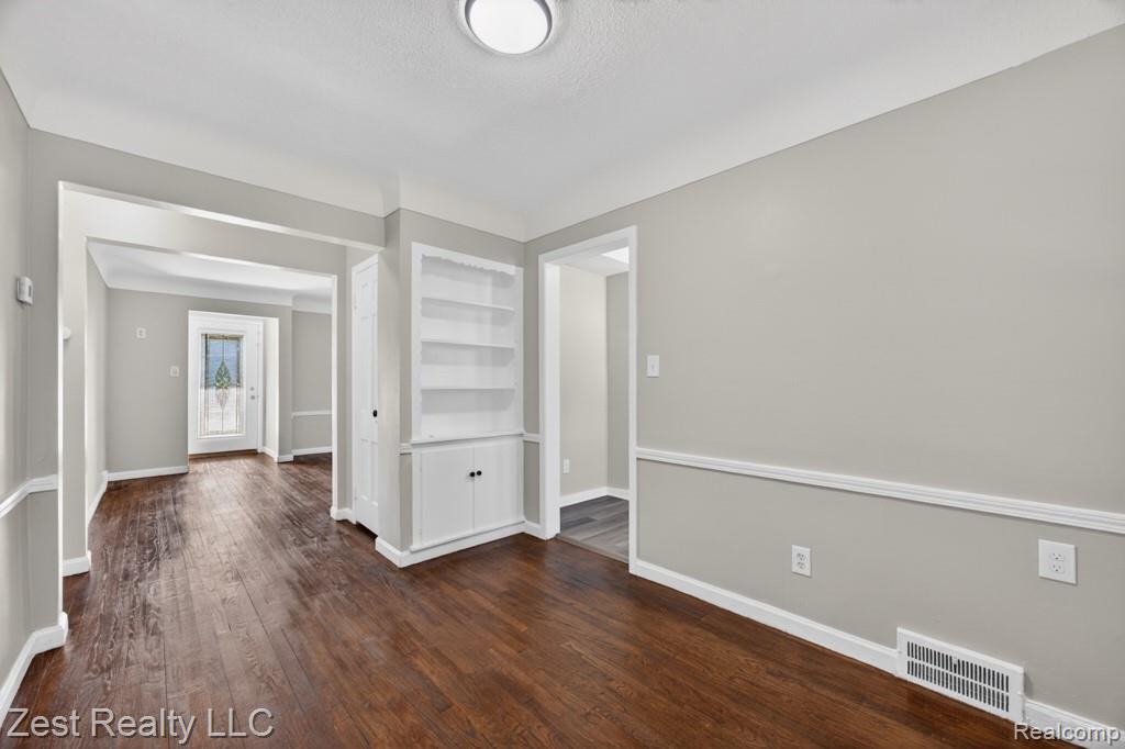 18540 Rosemont Avenue Property Photo 6
