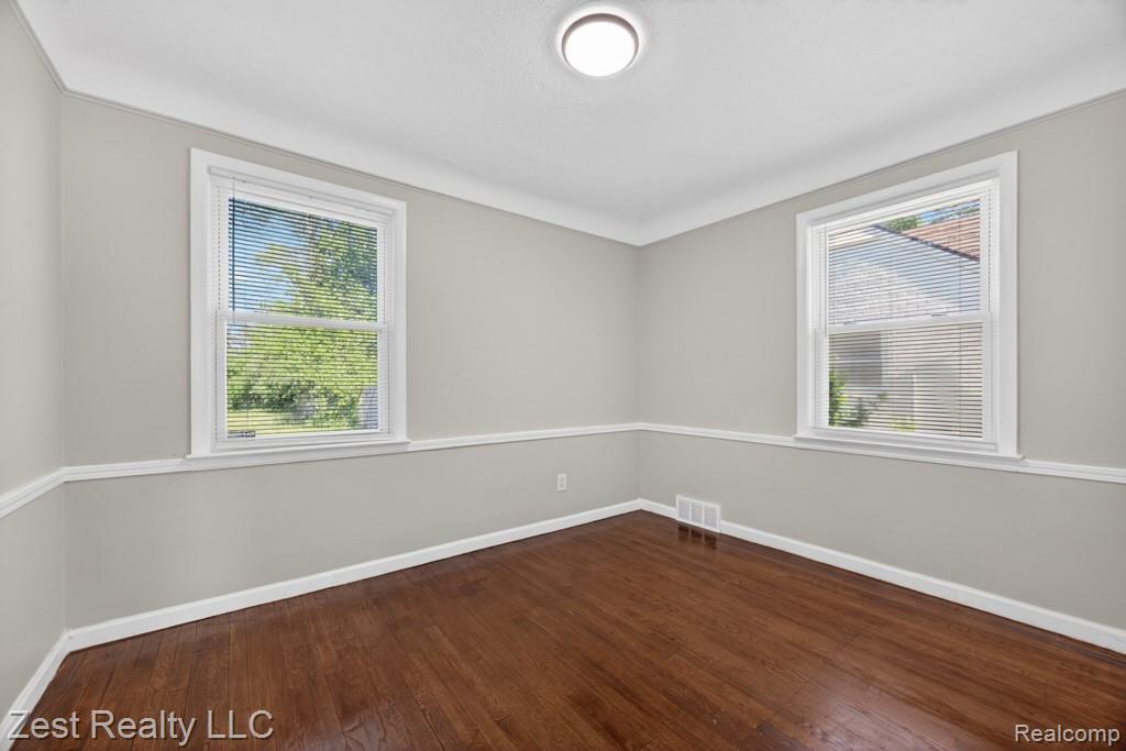 18540 Rosemont Avenue Property Photo 9