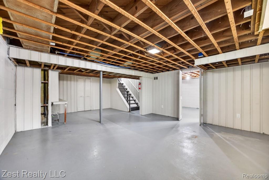 18540 Rosemont Avenue Property Photo 13