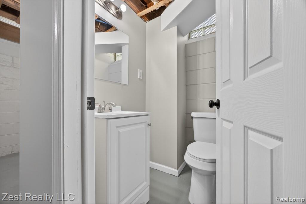 18540 Rosemont Avenue Property Photo 14