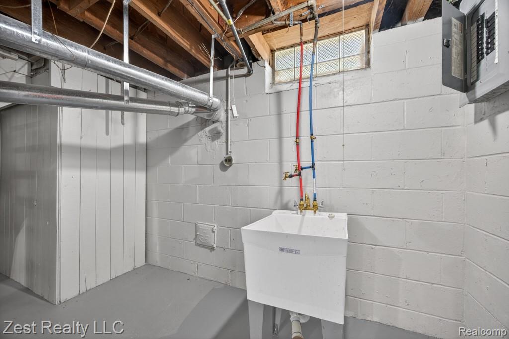 18540 Rosemont Avenue Property Photo 15