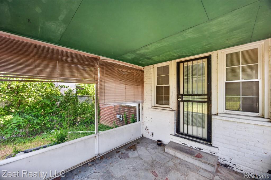 18540 Rosemont Avenue Property Photo 16