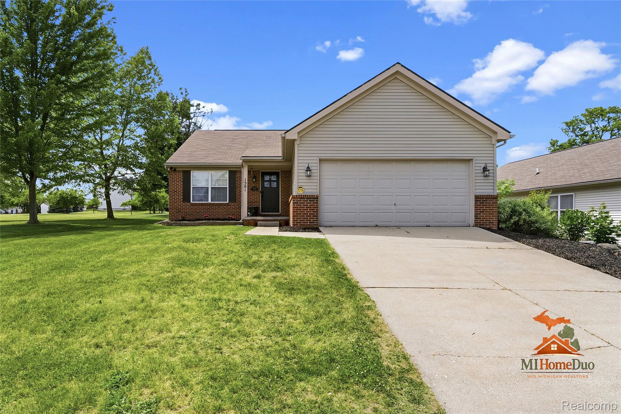 1501 Vanderbilt Drive Property Photo 2