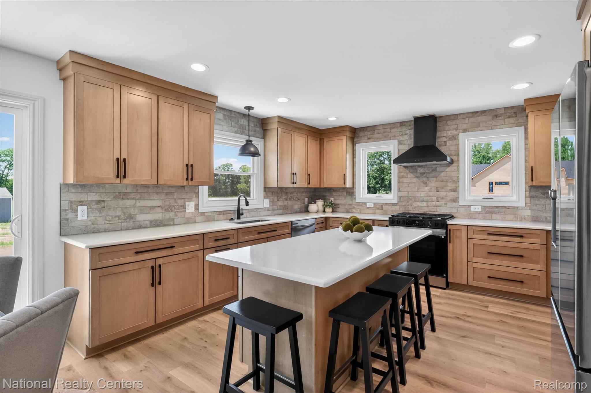 2601 Westwind Drive Property Photo 17