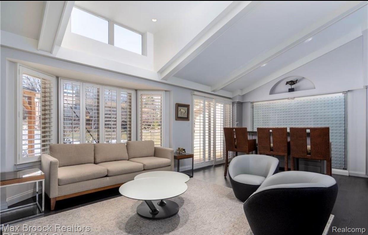 2880 Birchena Property Photo 5