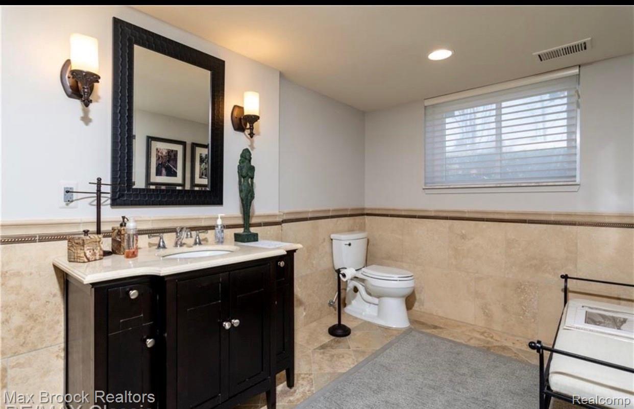 2880 Birchena Property Photo 7
