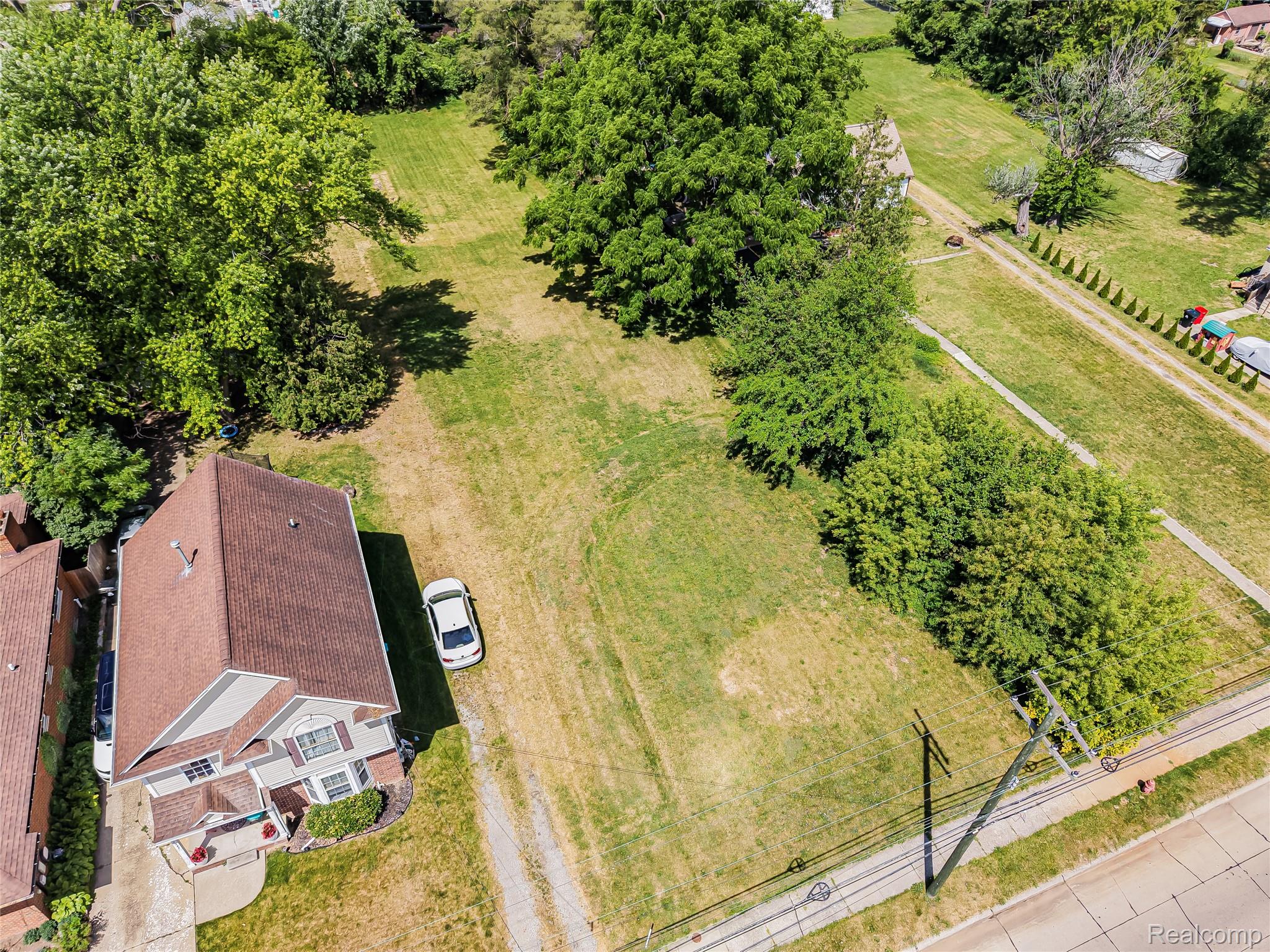 27335 Maple Street Property Photo 5