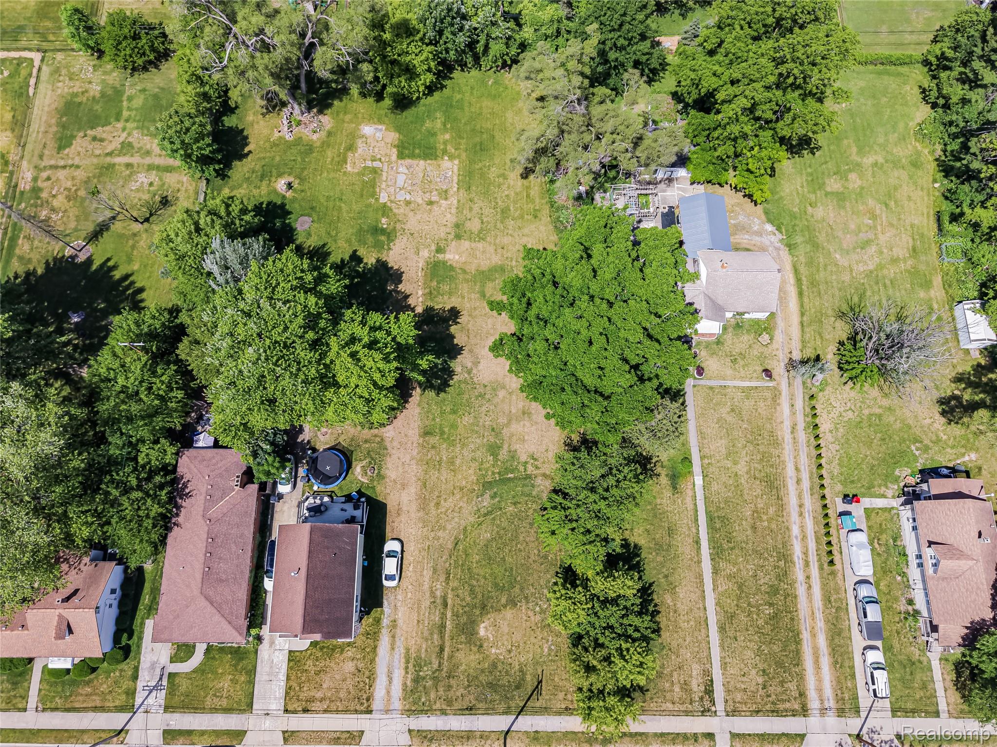 27335 Maple Street Property Photo 6