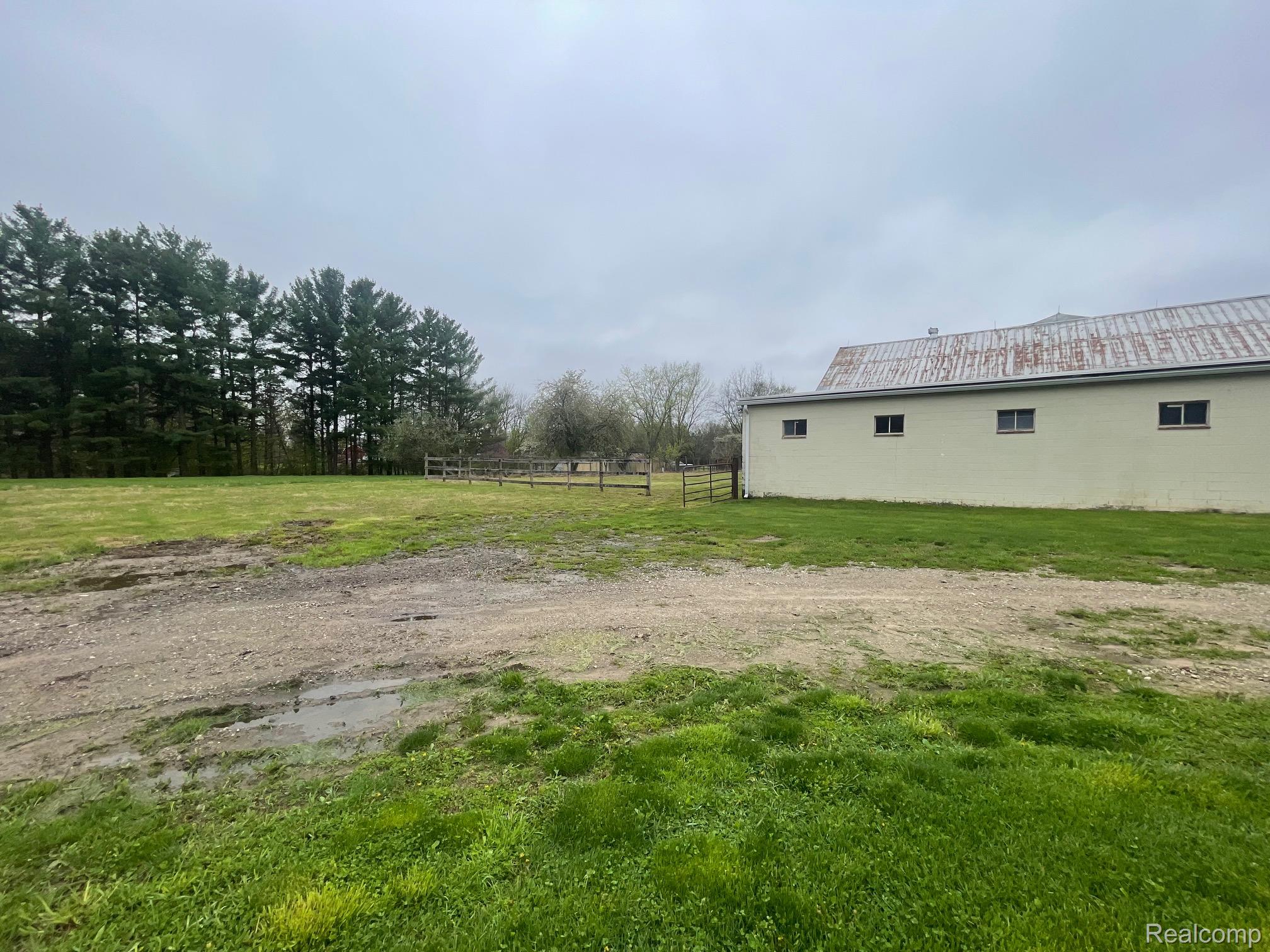 8261 Fenton Road Property Photo 11
