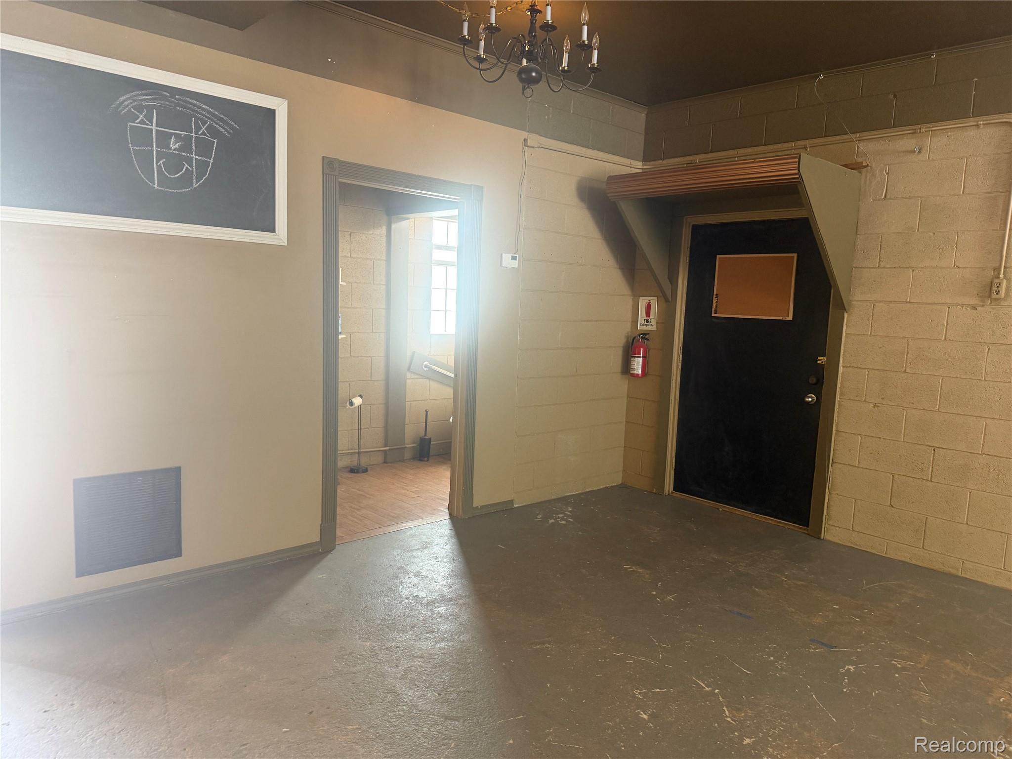 7627-7633 Highland Road Property Photo 12