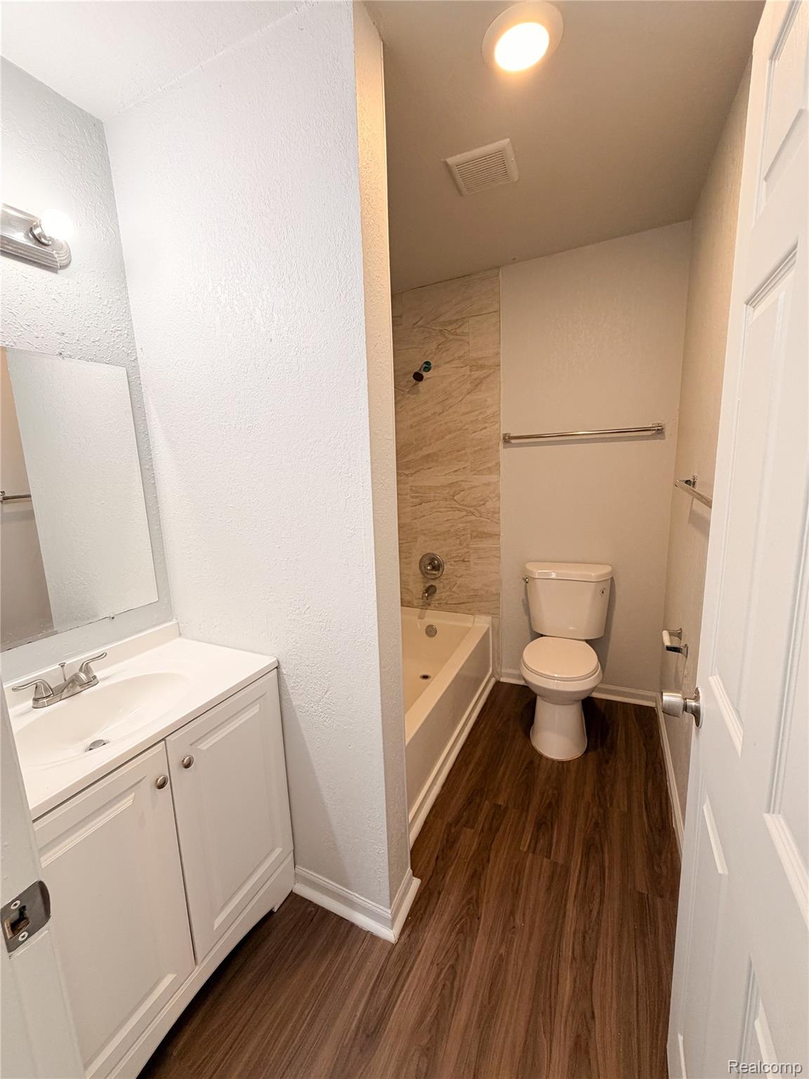 539 Kitchener Street Property Photo 7