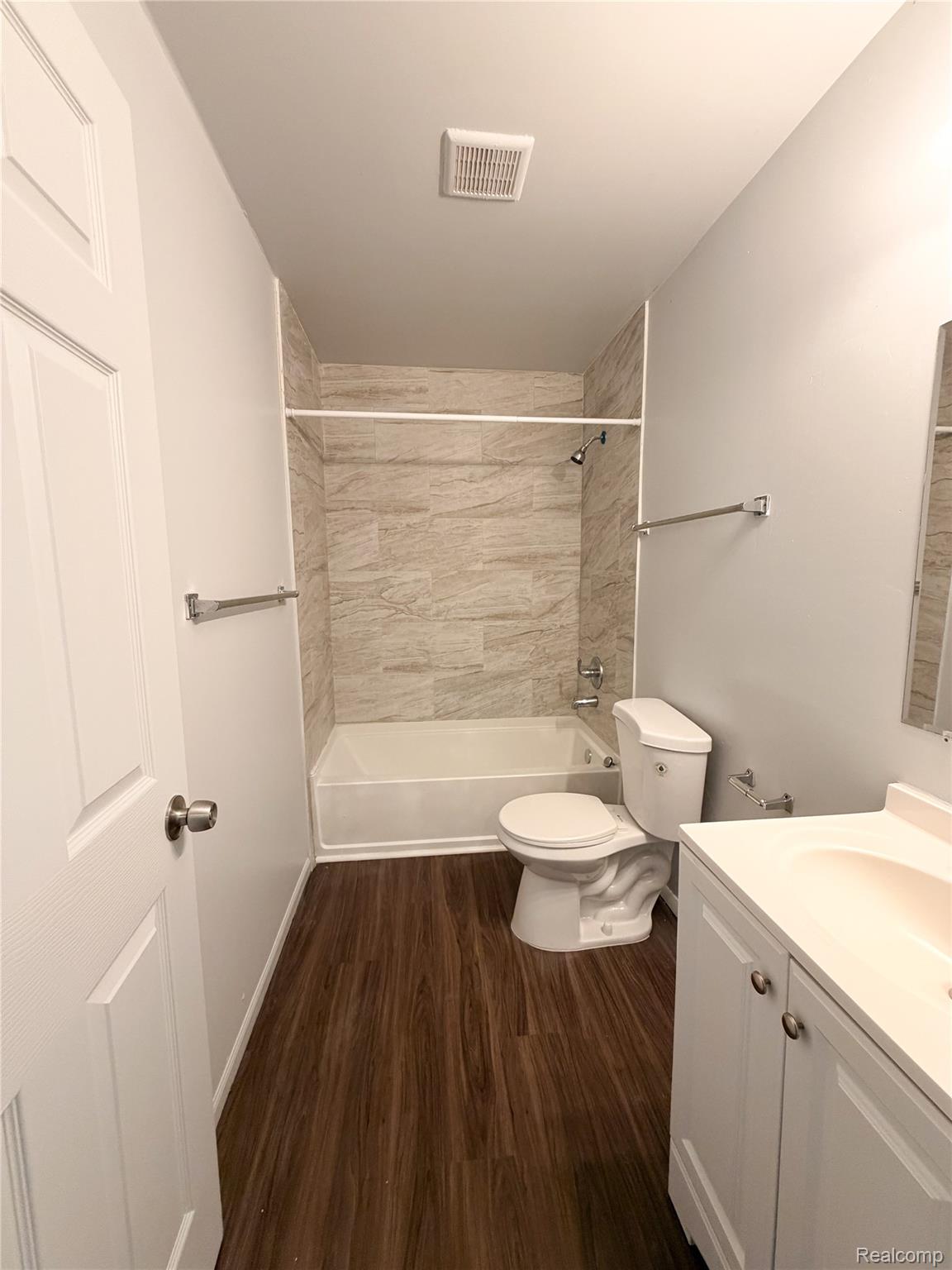 539 Kitchener Street Property Photo 8