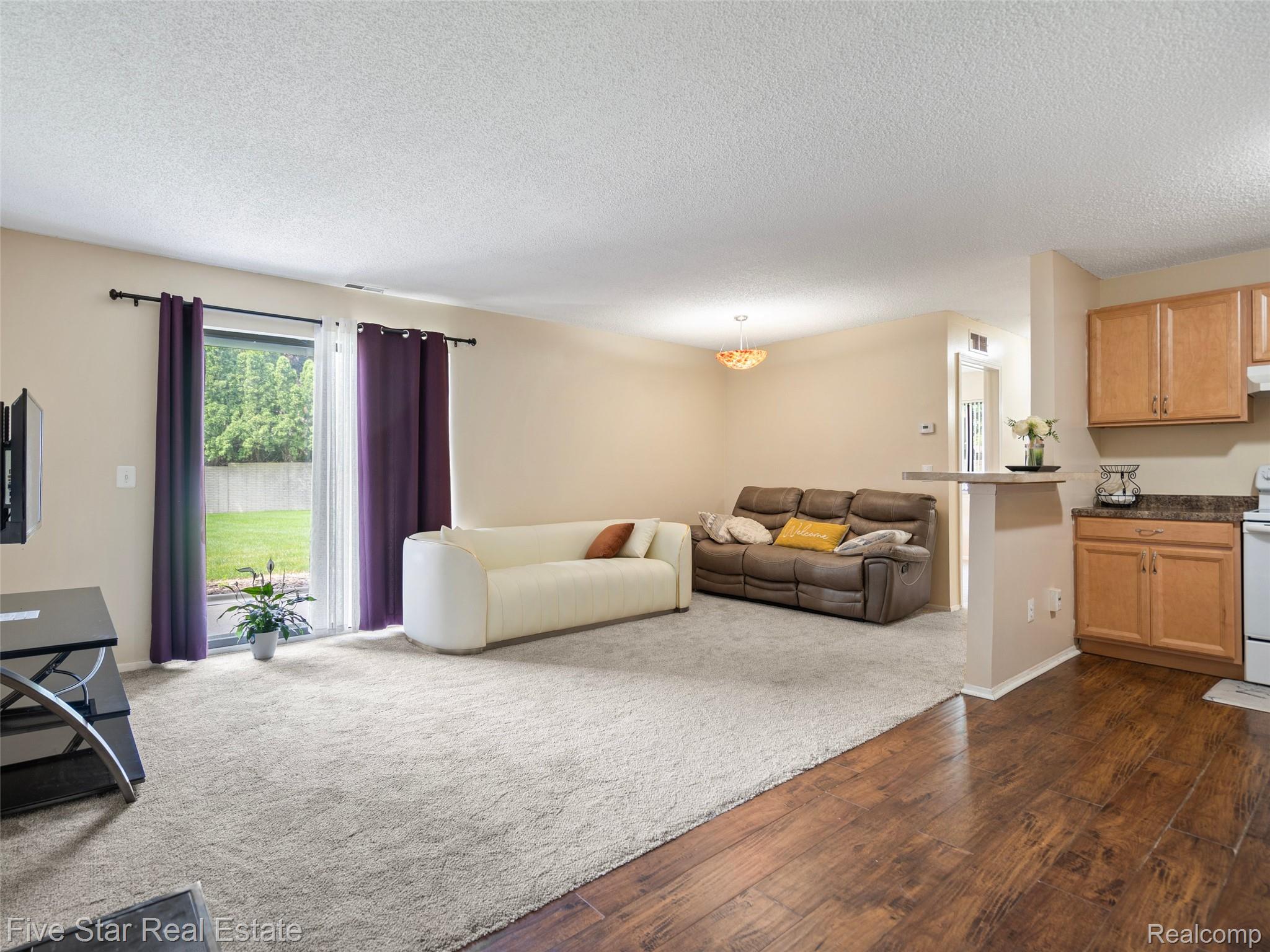 15012 Island Drive Property Photo 6