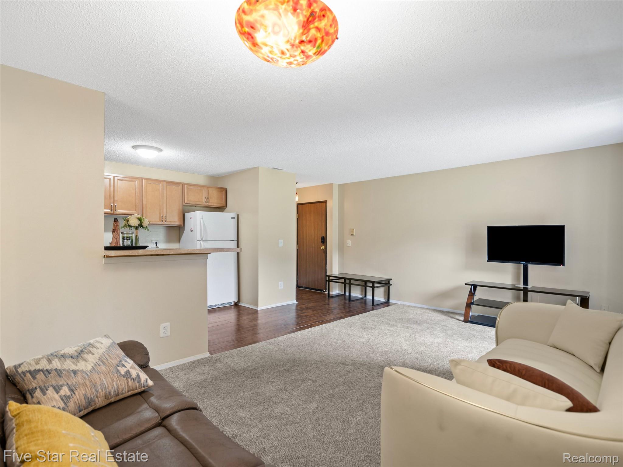 15012 Island Drive Property Photo 7