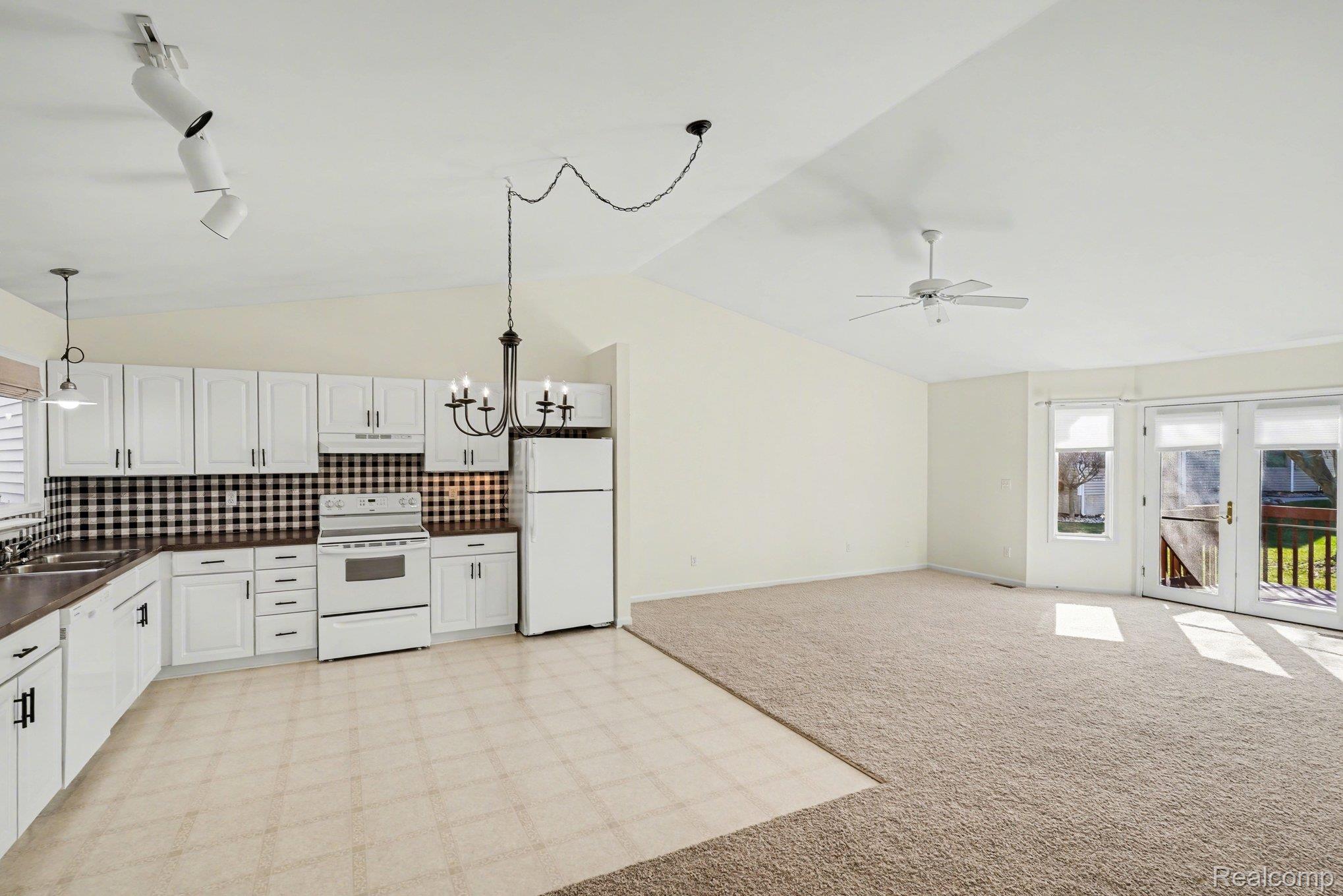 9166 Emily Drive Property Photo 3