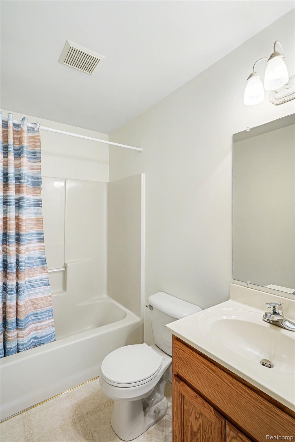 9166 Emily Drive Property Photo 8
