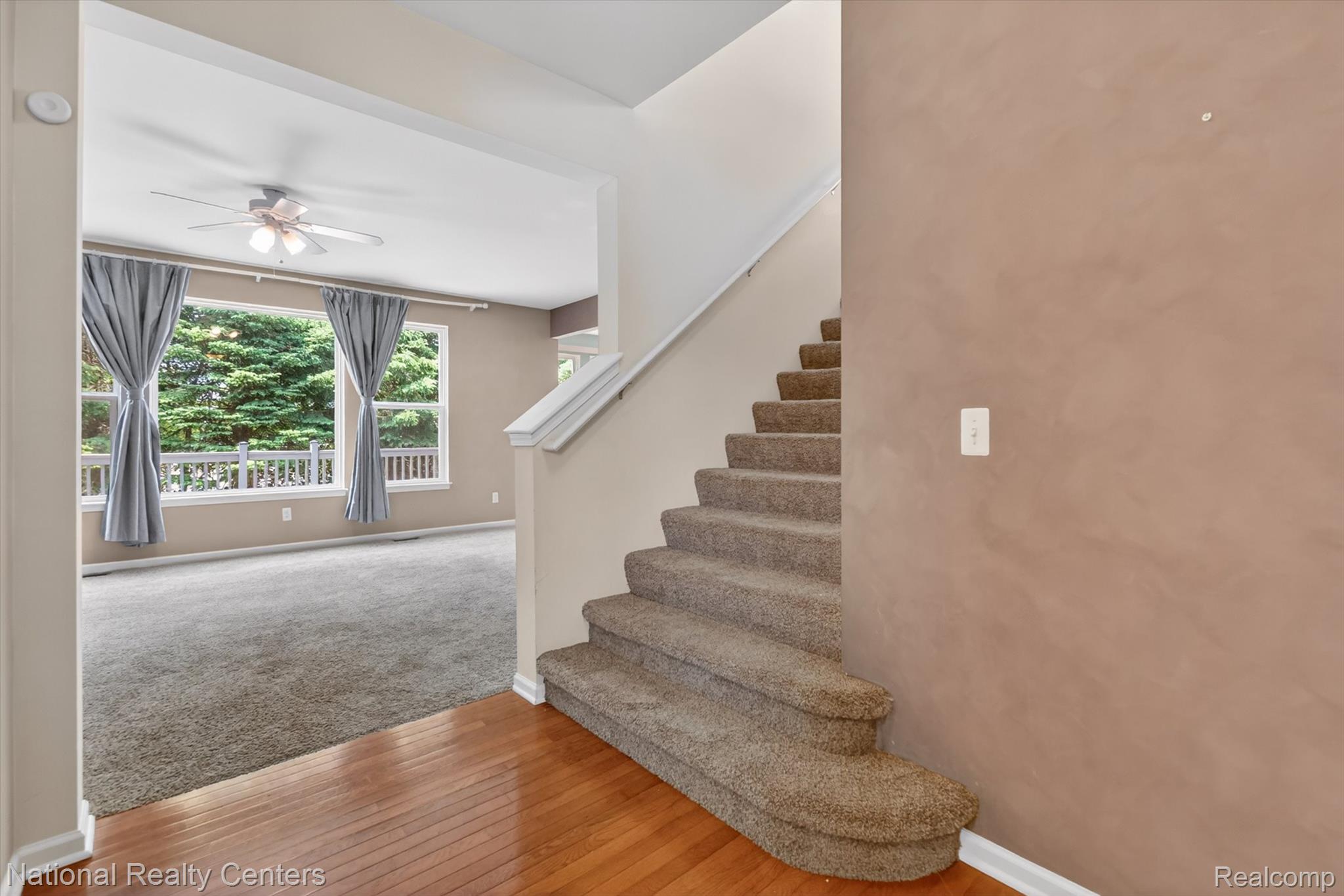 59697 Twin Pines Drive Property Photo 6