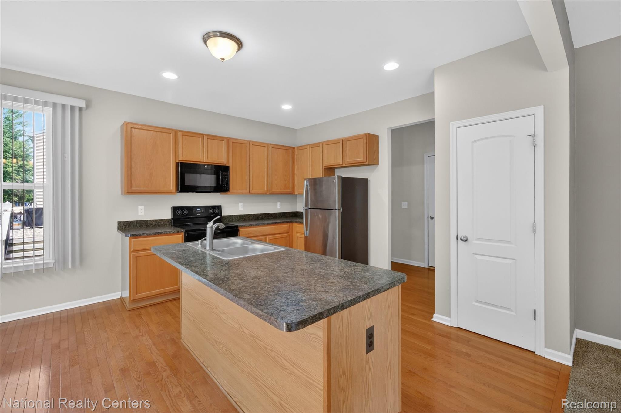 59697 Twin Pines Drive Property Photo 14