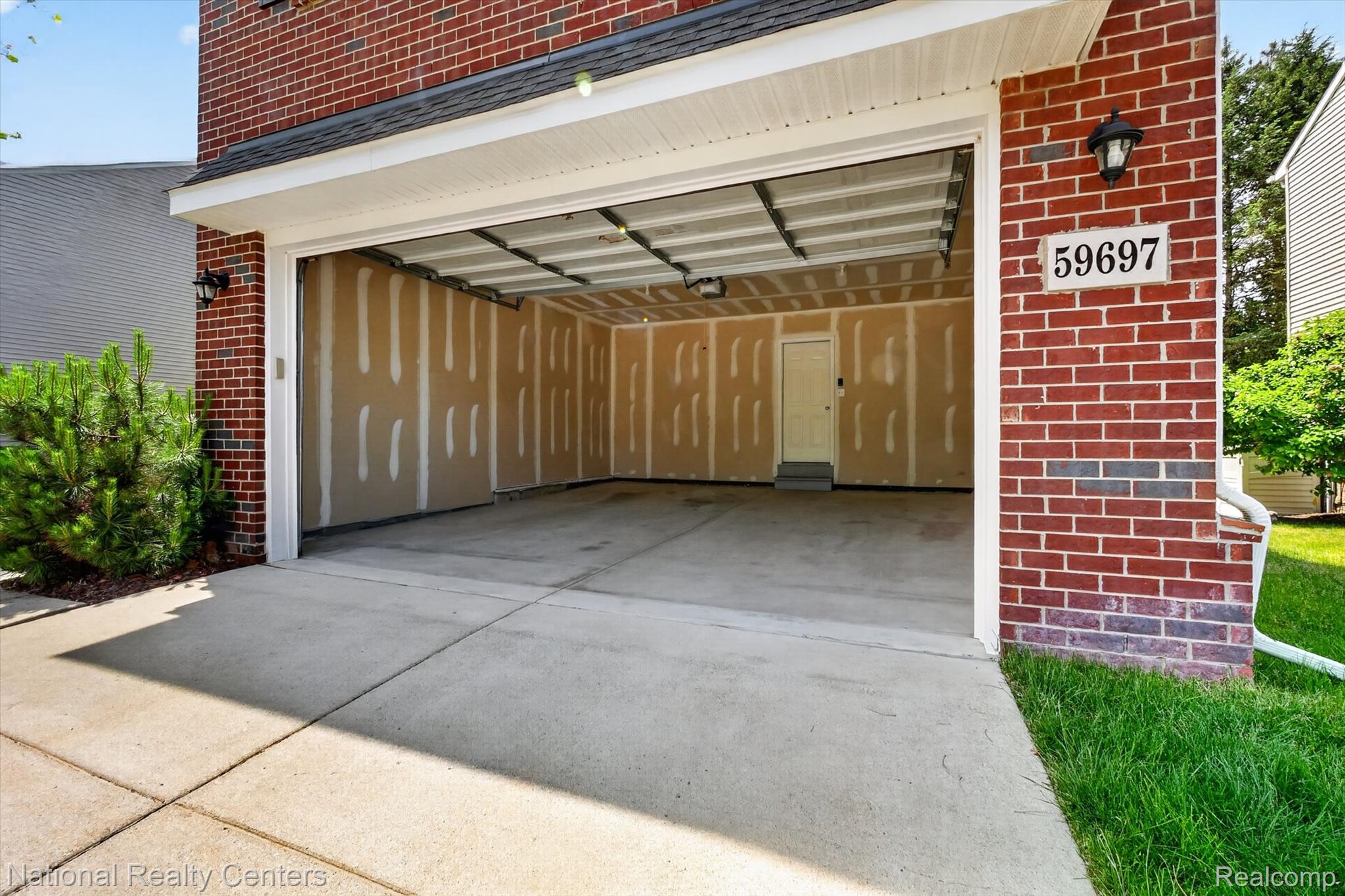 59697 Twin Pines Drive Property Photo 37
