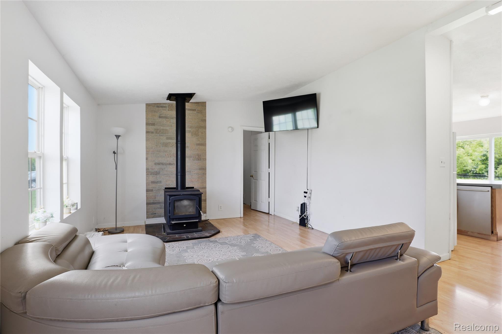 253 Park Street Property Photo 5