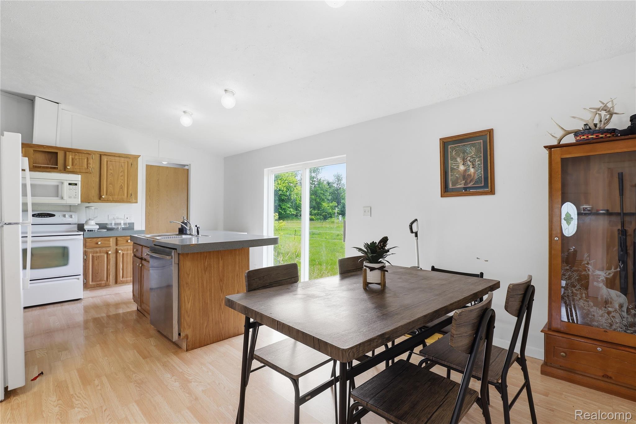 253 Park Street Property Photo 6