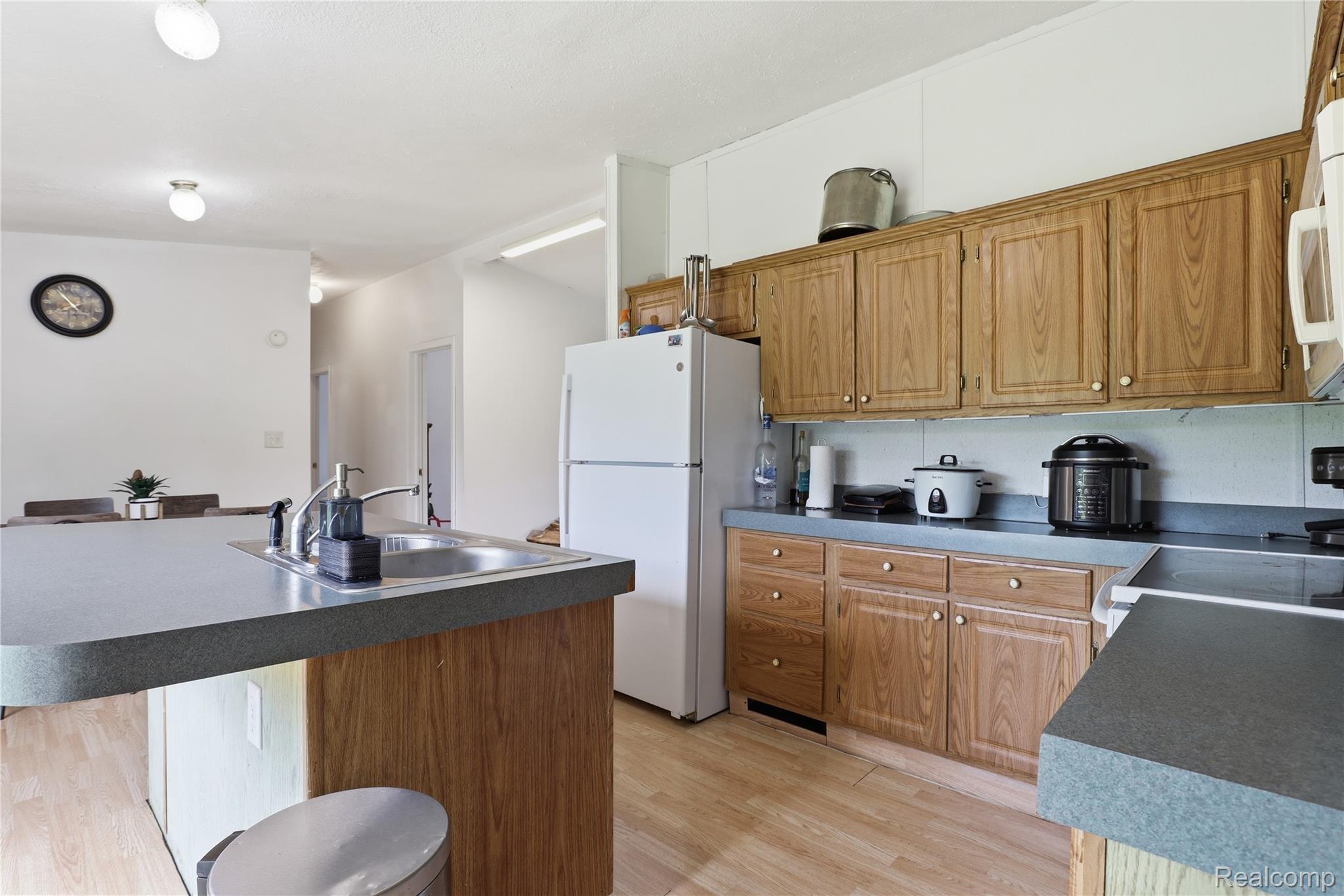 253 Park Street Property Photo 7