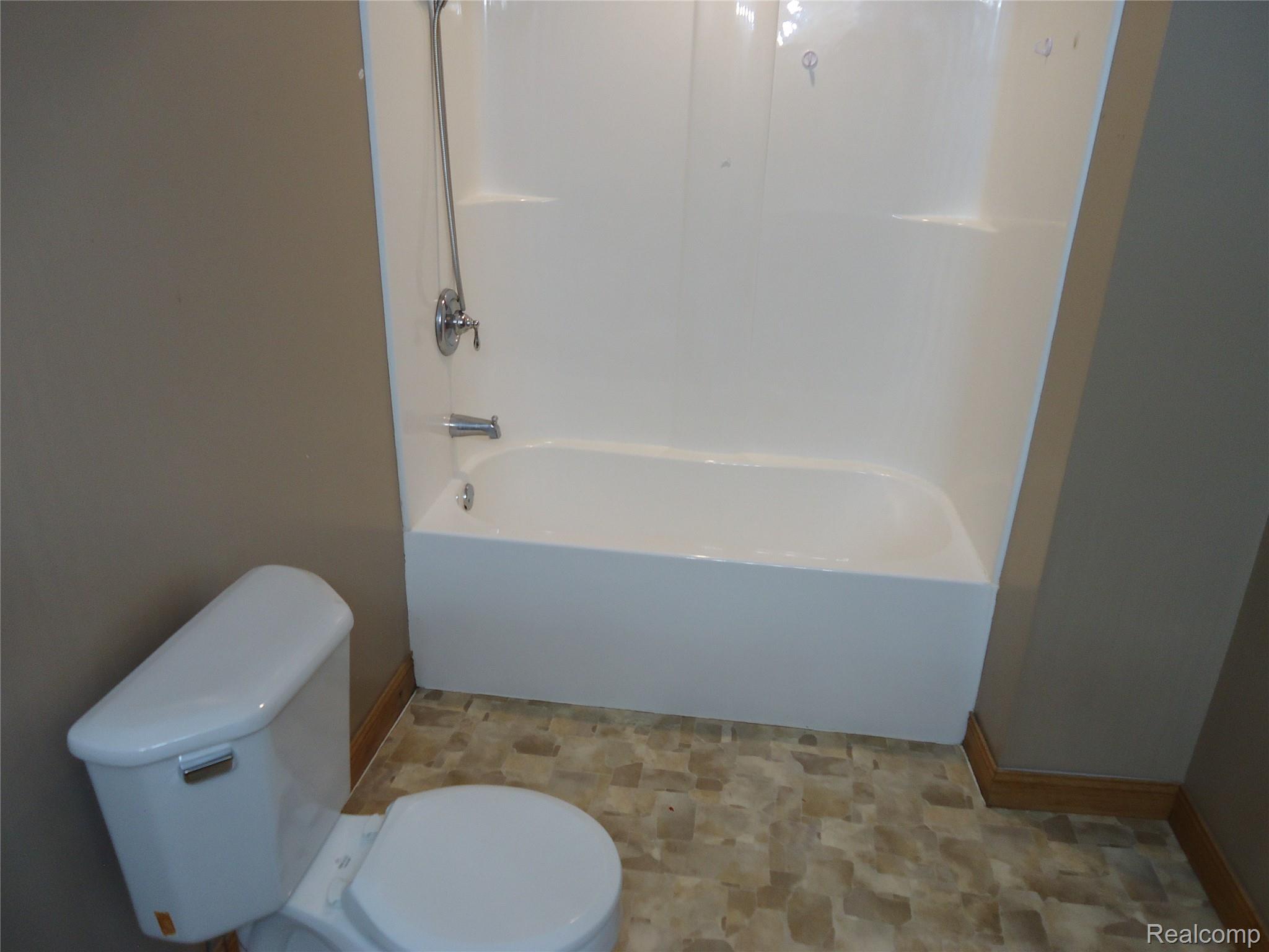 2933 Ashley Drive Property Photo 9