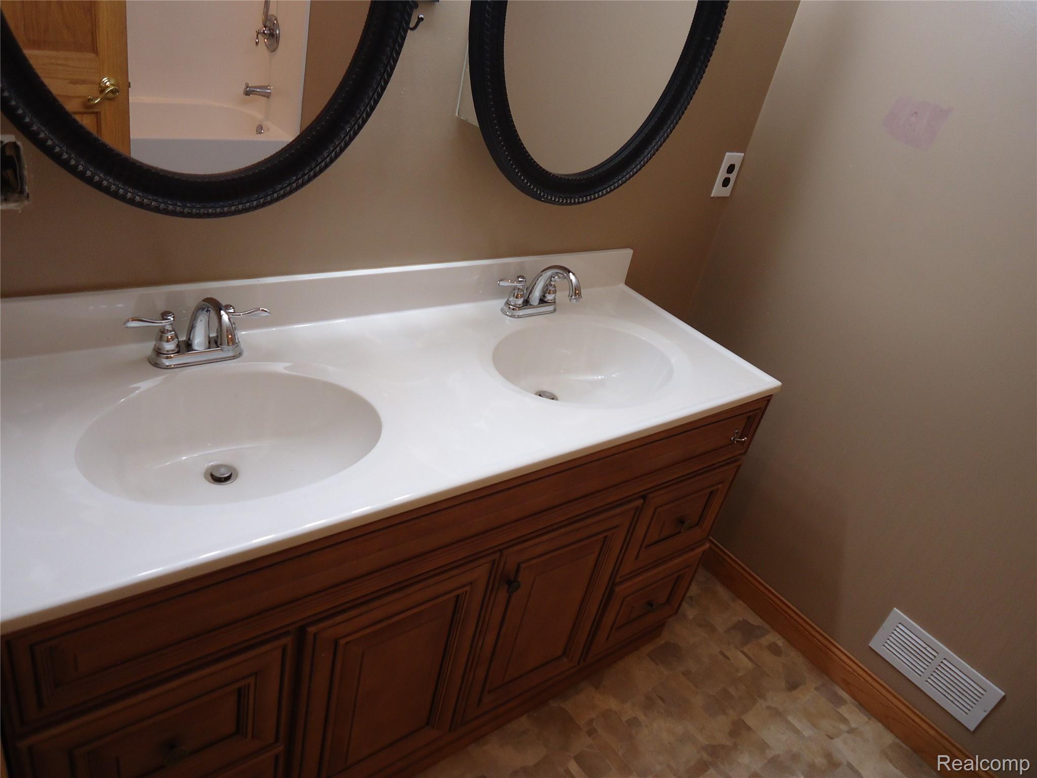 2933 Ashley Drive Property Photo 47
