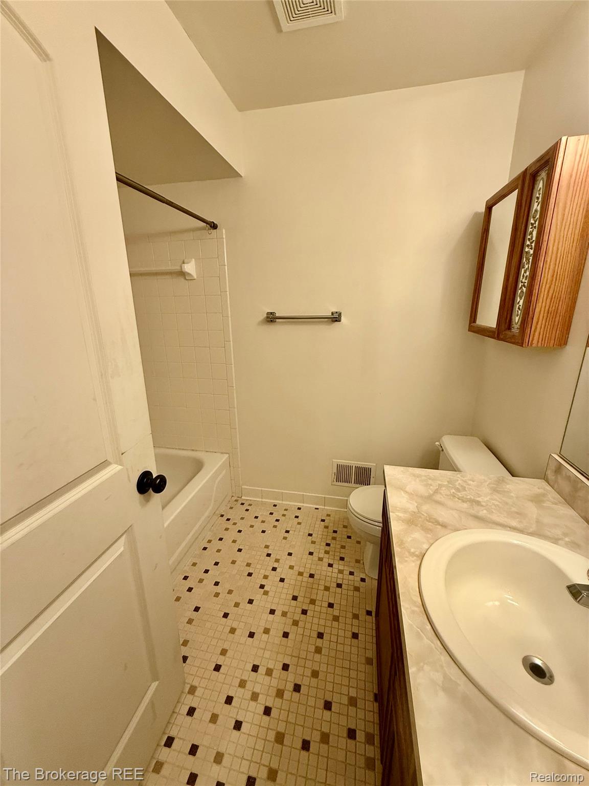 37830 Erna Drive Property Photo 7