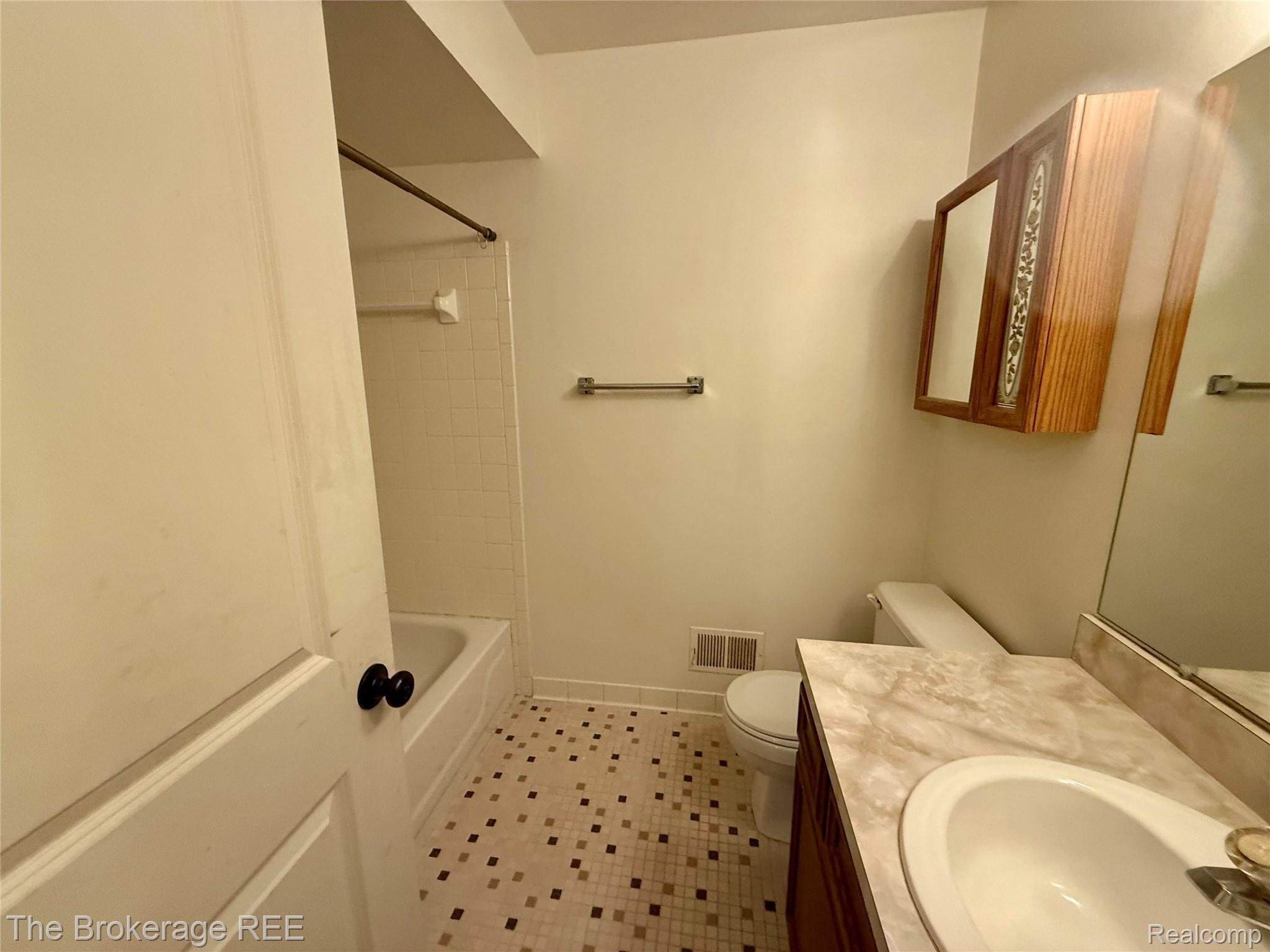 37830 Erna Drive Property Photo 8