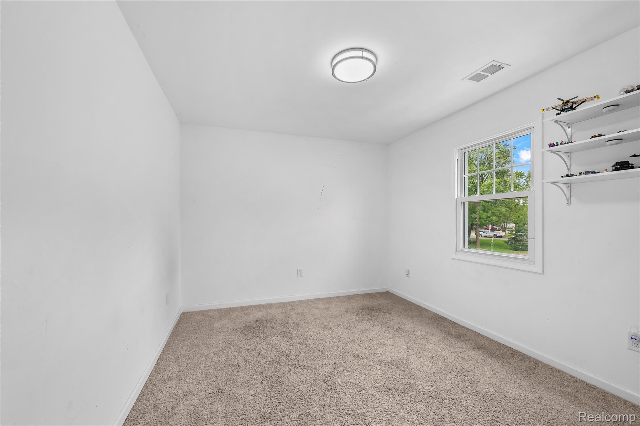 6537 Pardee Road Property Photo 12