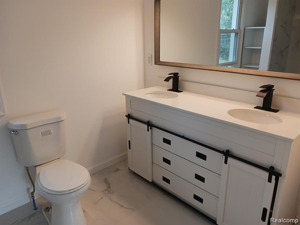 6537 Pardee Road Property Photo 17