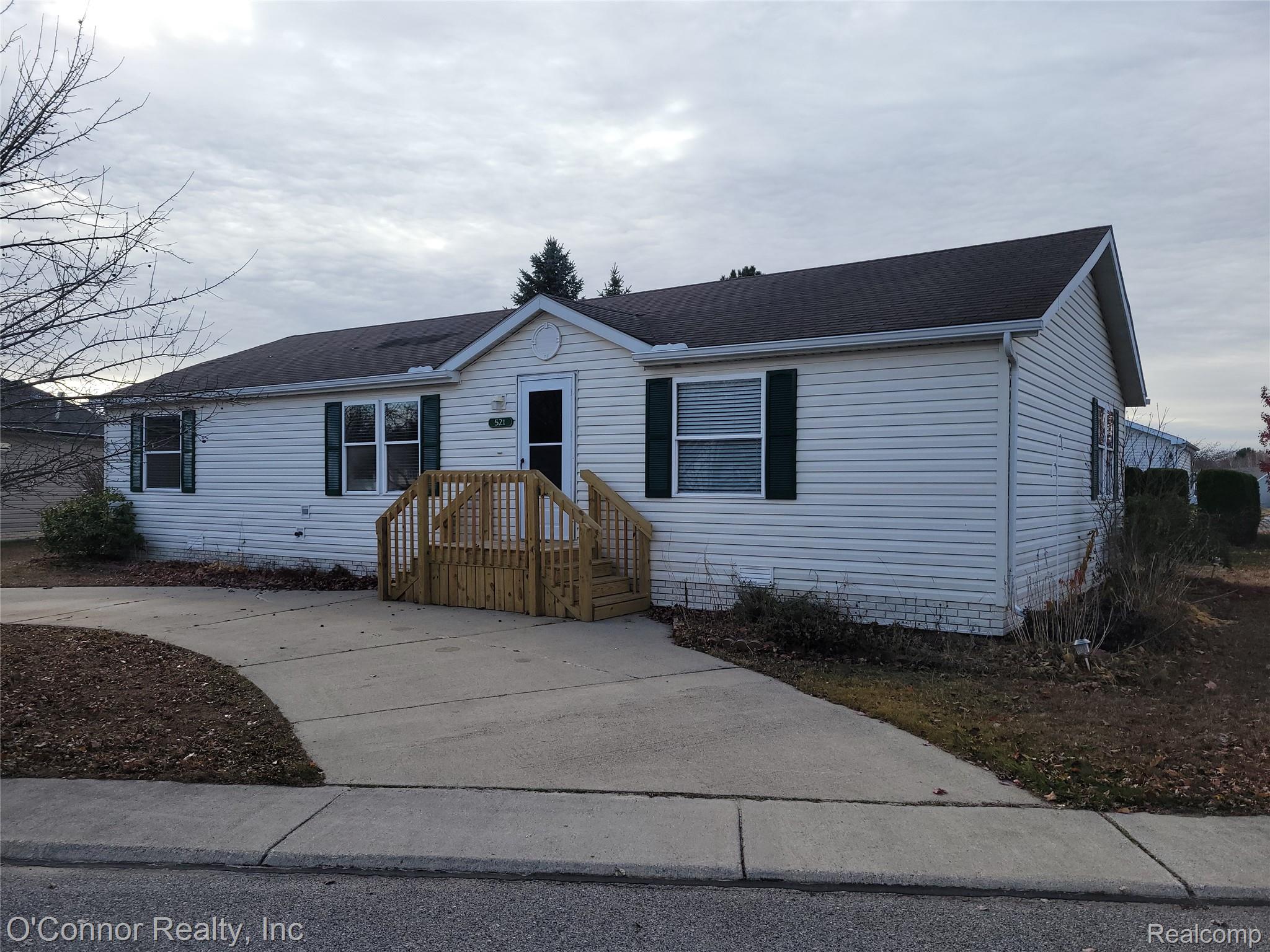 521 Bush Lake Lane Property Photo 1