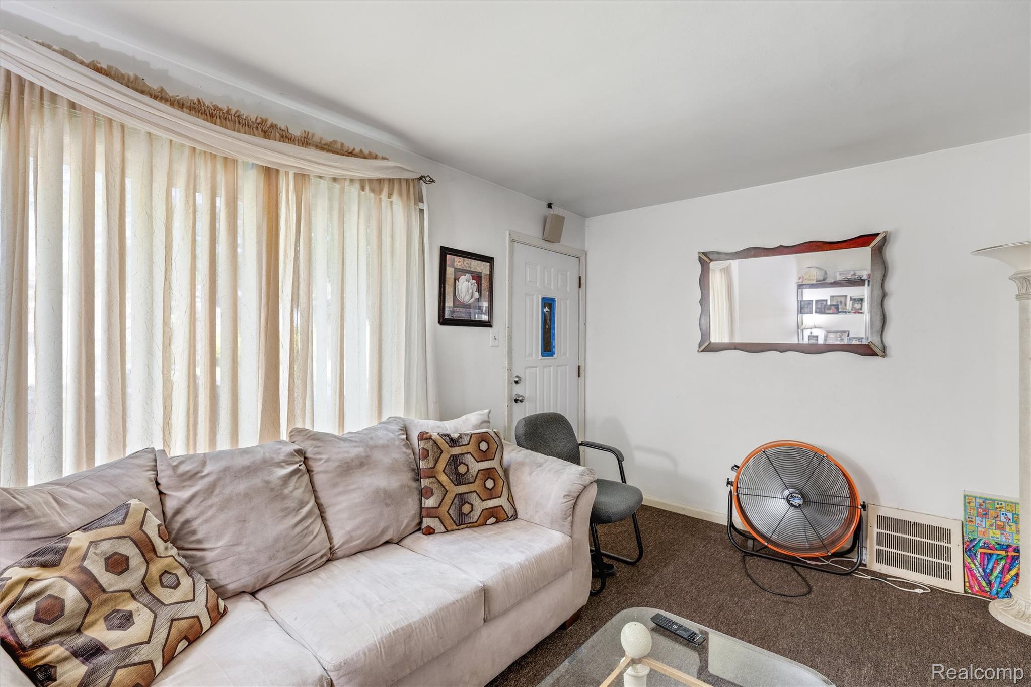 12830 Riad Street Property Photo 4