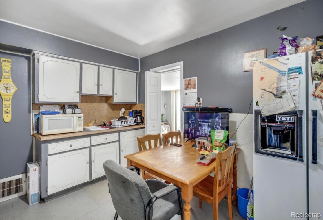 12830 Riad Street Property Photo 7