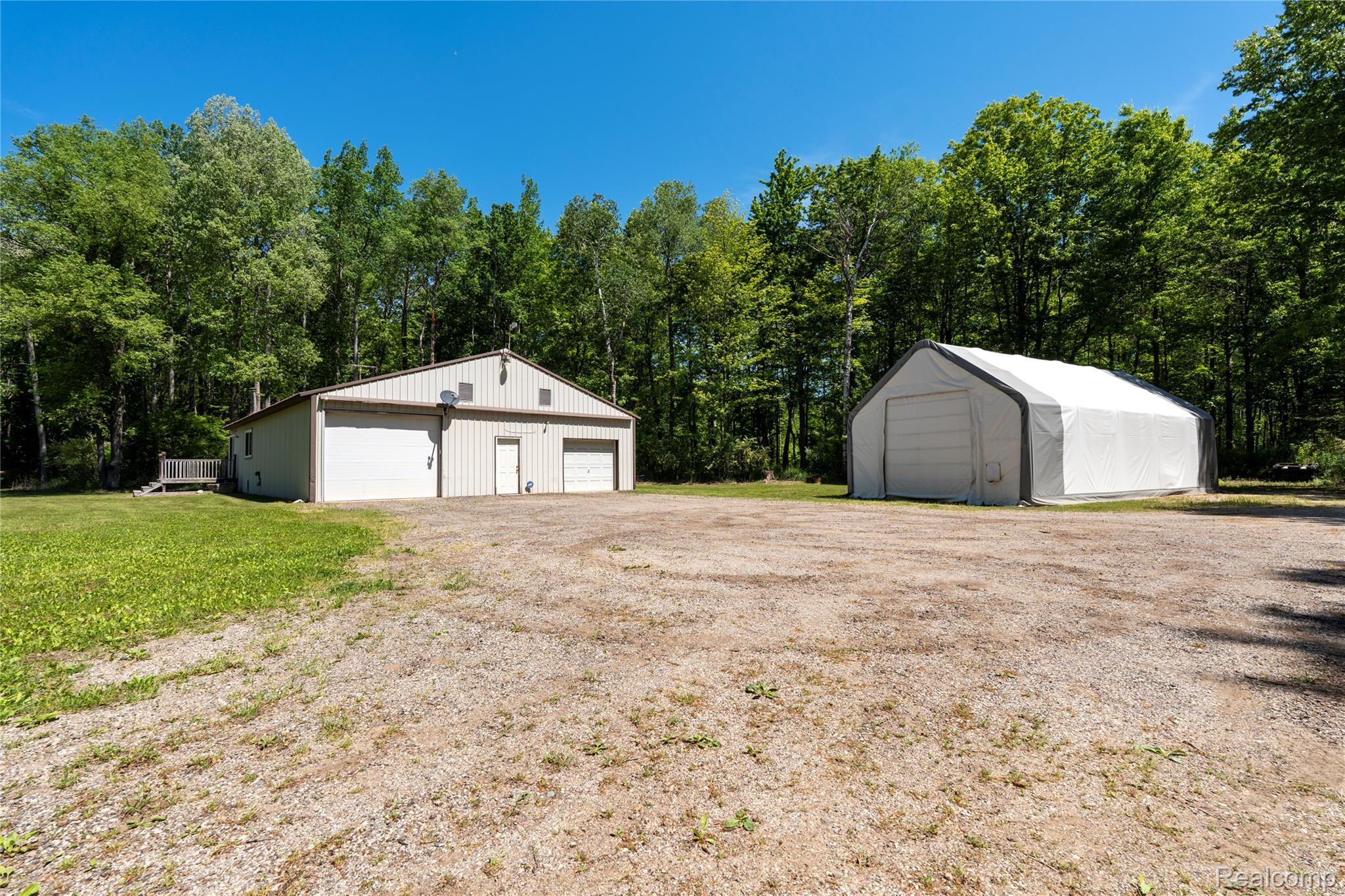 2091 N Athey Property Photo 4