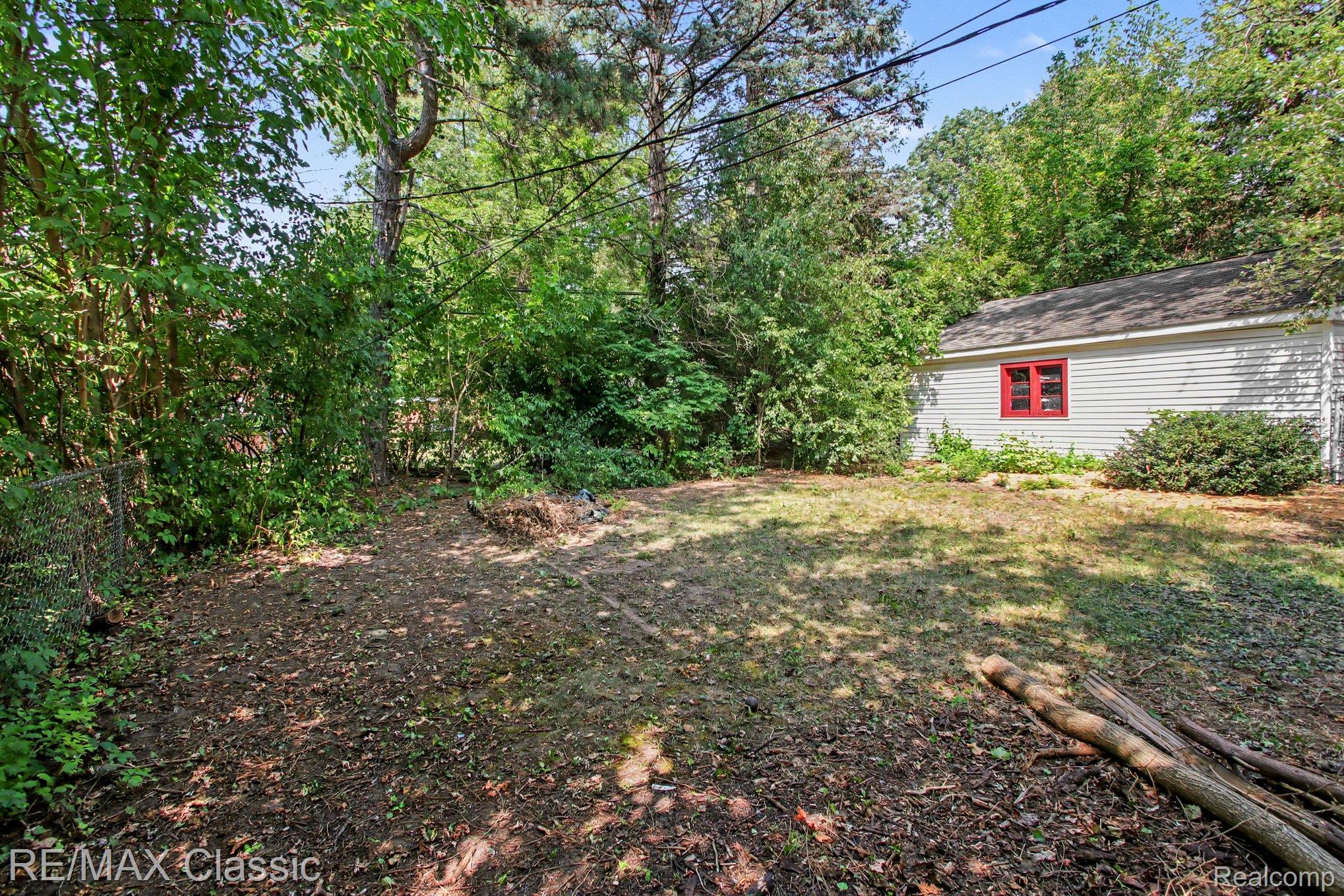 350 Burroughs Street Property Photo 15
