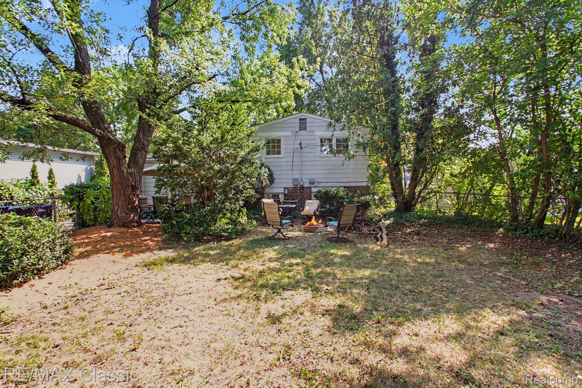 350 Burroughs Street Property Photo 16
