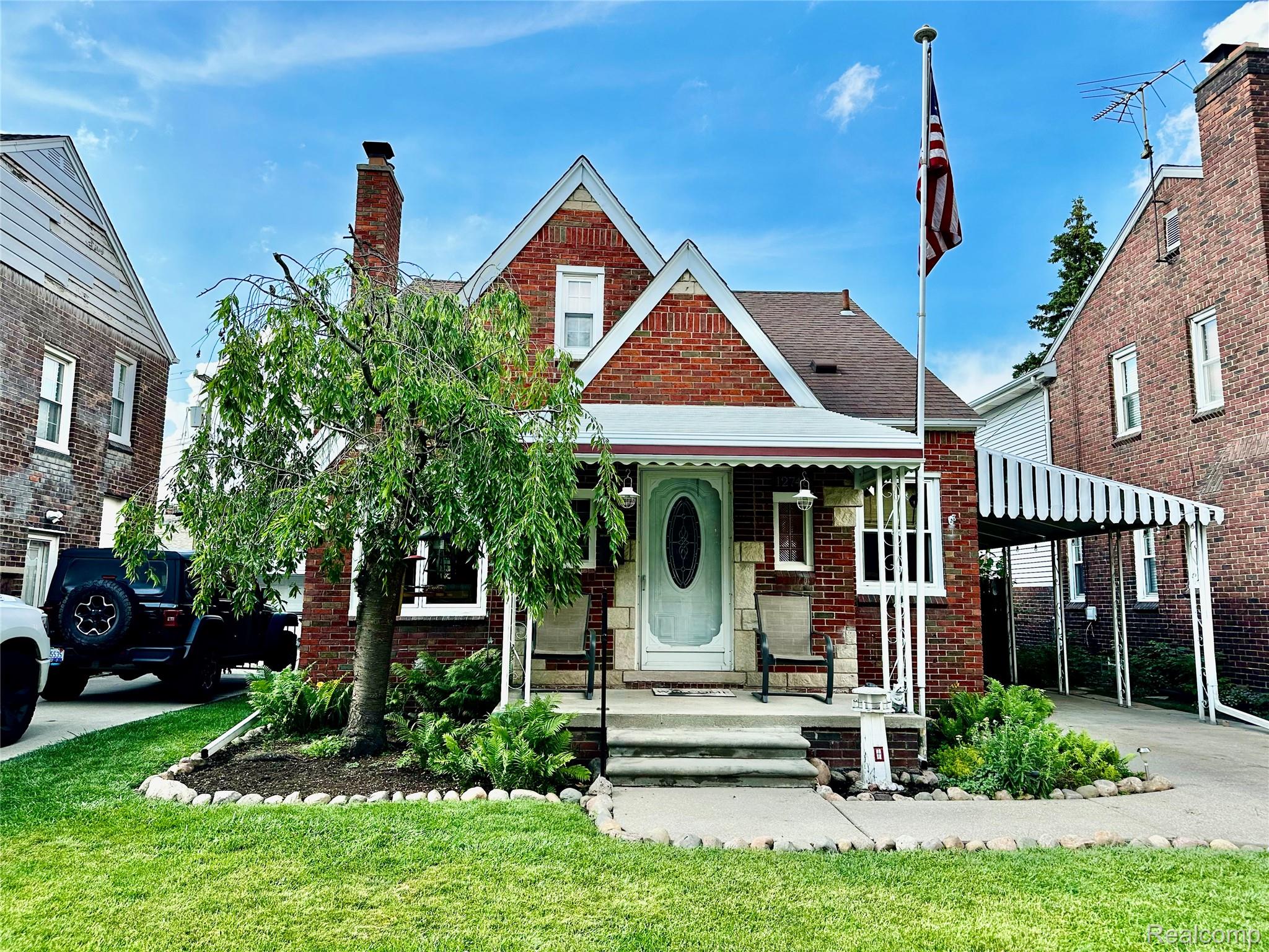 12748 Argyle Street Property Photo 1