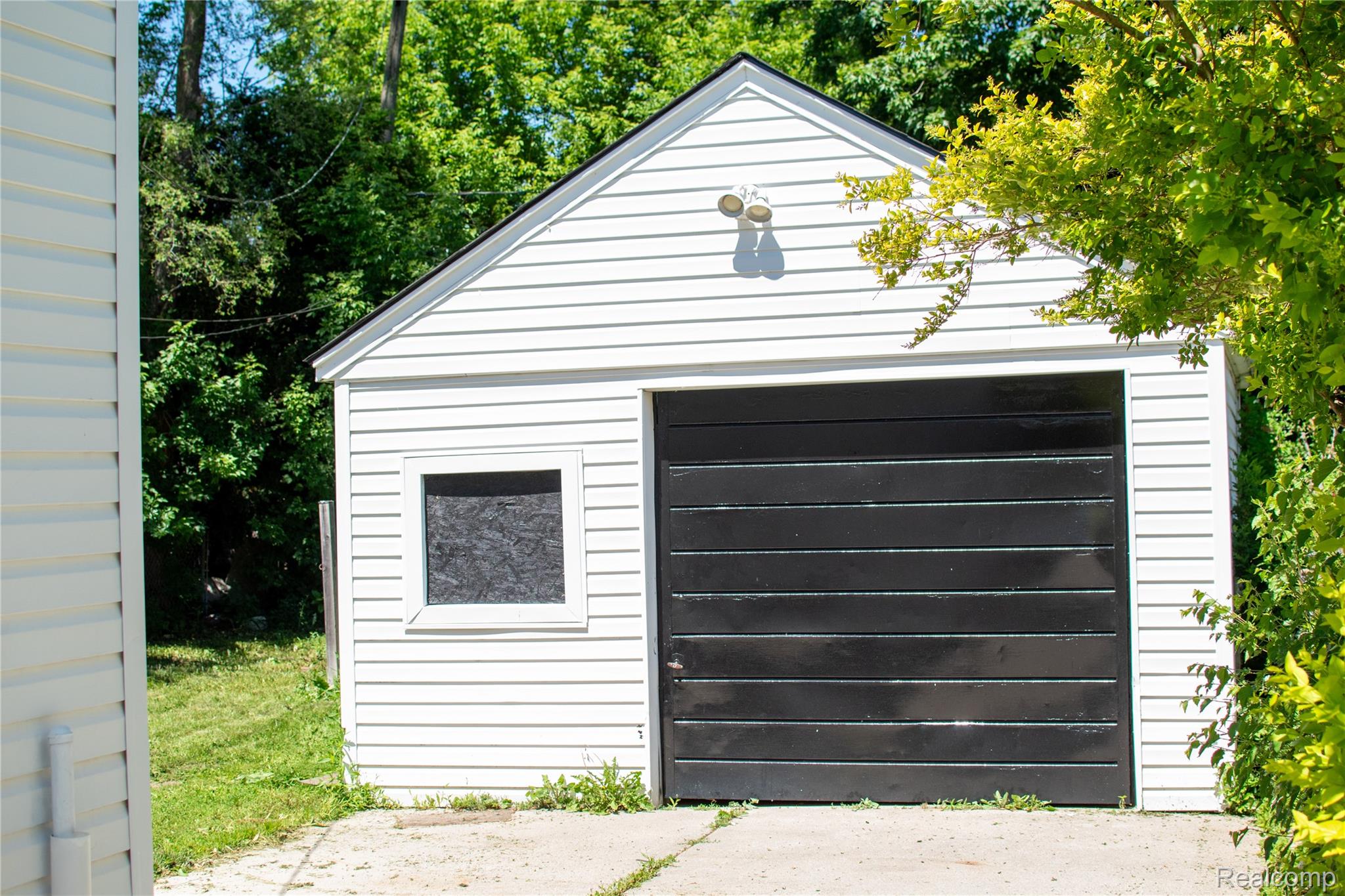 19685 Washtenaw Street Property Photo 14