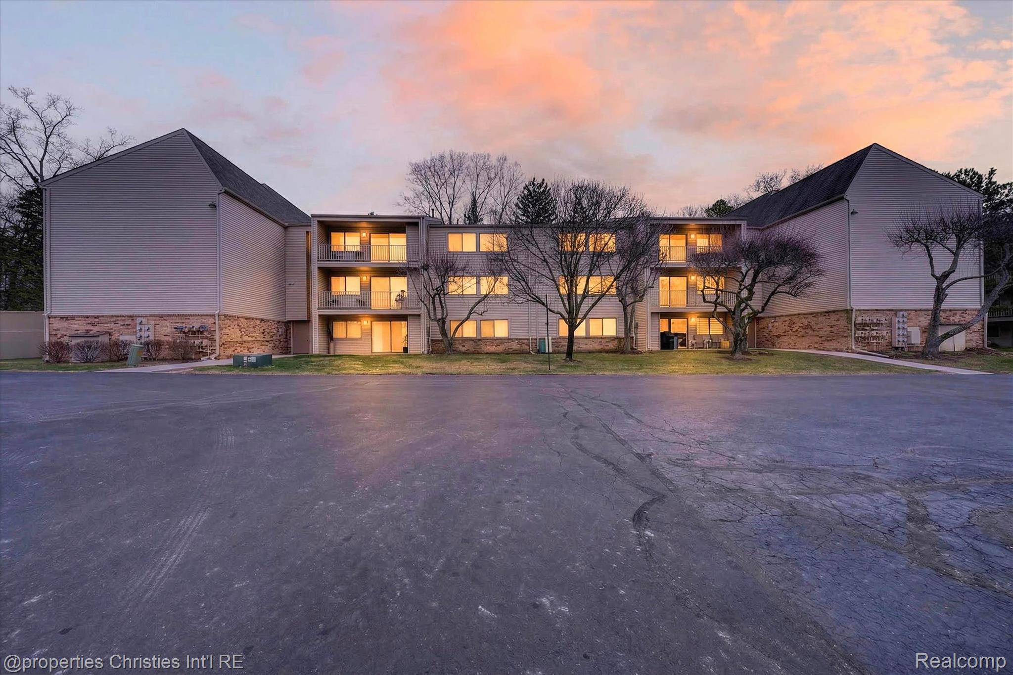3815 Lone Pine Road