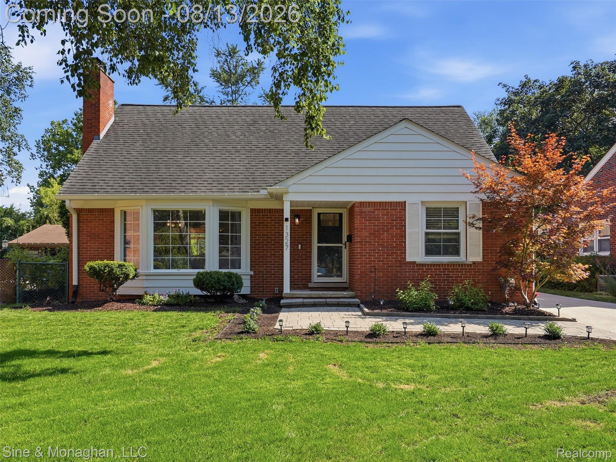 1327 Alicia Court Property Photo 1